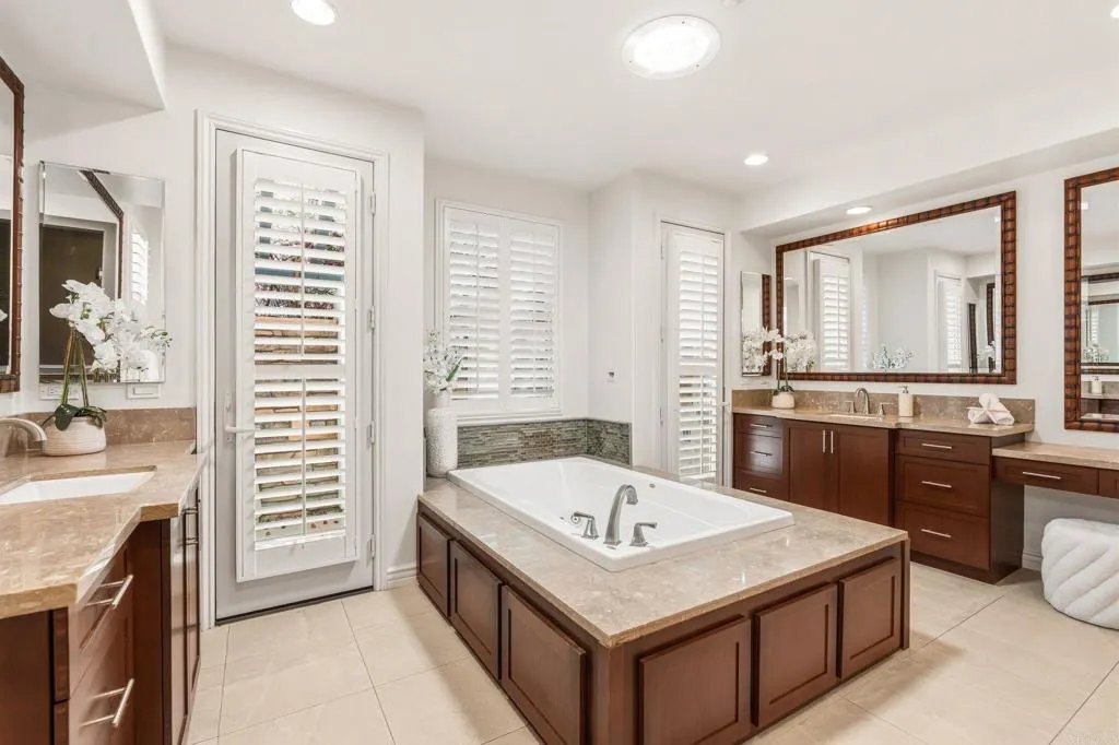 https://cdn.realtyfeed.com/cdn/127/306781481/6ac0d350c95072f64b4d01f2fbf11ad1.webp