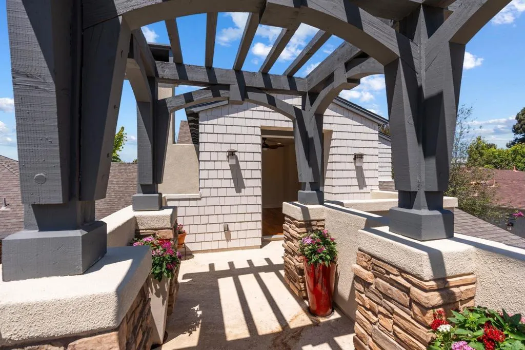 https://cdn.realtyfeed.com/cdn/127/306781481/8cd64fe6bbcde8bf705f4d316fbd8d05.webp