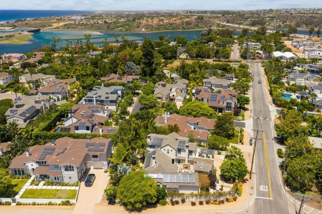 https://cdn.realtyfeed.com/cdn/127/306781481/940ab523492c6670b506429589f86106.webp