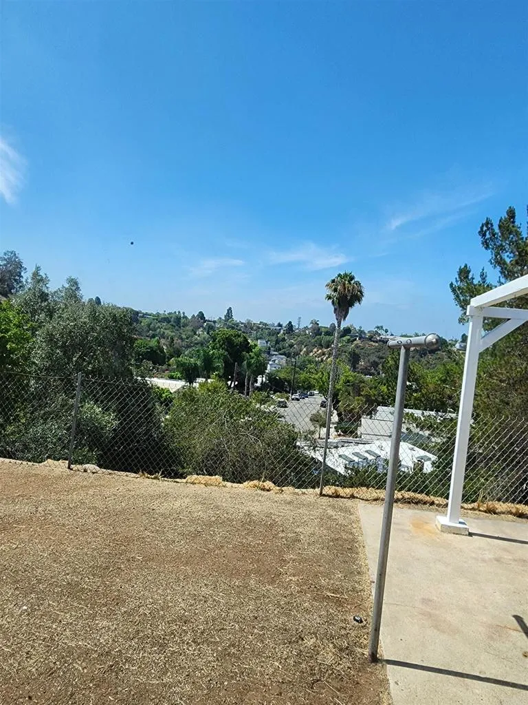 https://cdn.realtyfeed.com/cdn/127/306781485/e4d9d1cdf3200a31cb25fe0183120395.webp