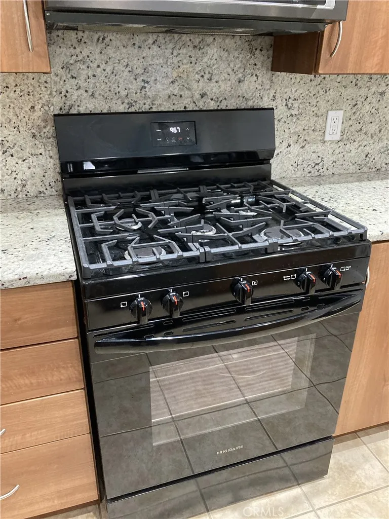 Photo #8: TR26166112 Listing: Photo #8