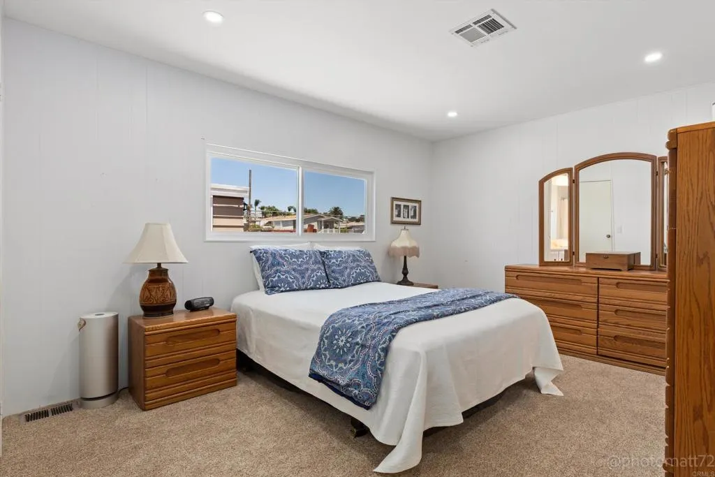https://cdn.realtyfeed.com/cdn/127/306781529/96ddcee91accea2c46e70a5ccfecc951.webp