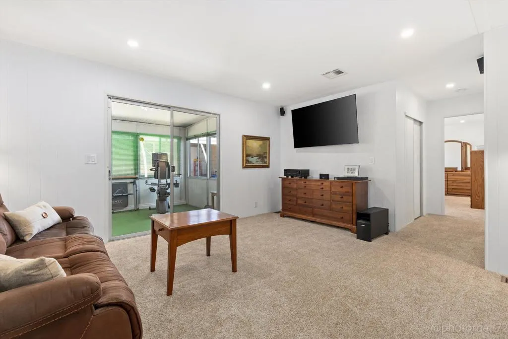 https://cdn.realtyfeed.com/cdn/127/306781529/a1d8ec3dda72bbba4f626bbd945f50f7.webp