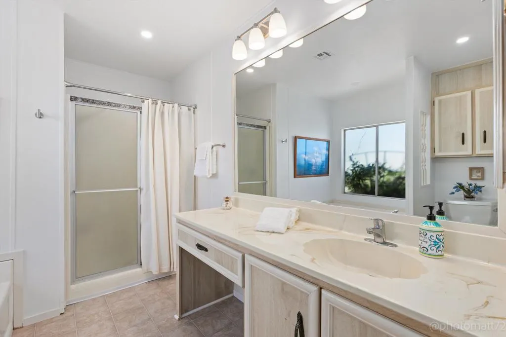 https://cdn.realtyfeed.com/cdn/127/306781529/e02100c009ce6222caf227eac8143baa.webp