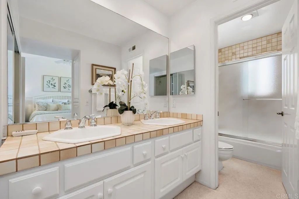 https://cdn.realtyfeed.com/cdn/127/306781653/71fffa396a1b5b5ec84417aa8b17da31.webp