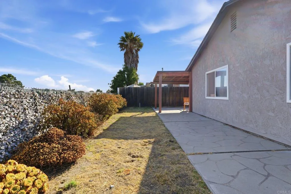 https://cdn.realtyfeed.com/cdn/127/306781658/18aa9bea2b1d472481be9600394a42f4.webp