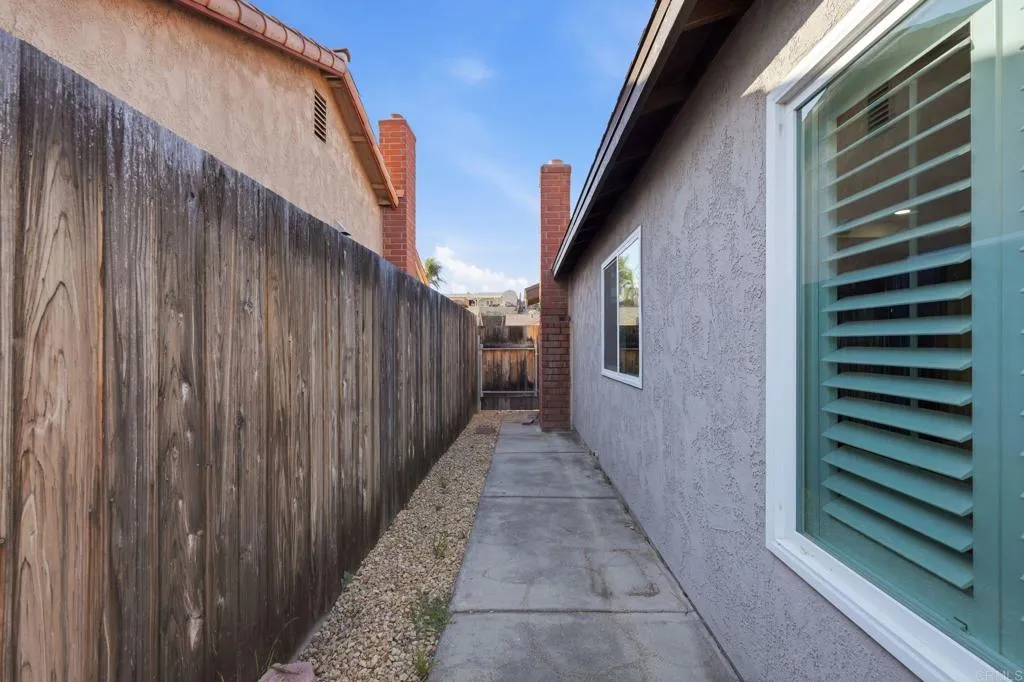 https://cdn.realtyfeed.com/cdn/127/306781658/fde374512df9e00329ae31211264f363.webp
