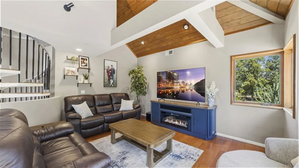 https://cdn.realtyfeed.com/cdn/127/306781708/8e07a647ce7ca5334c08ab9322e6480f.webp