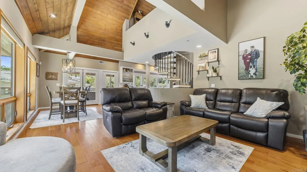 https://cdn.realtyfeed.com/cdn/127/306781708/c1b99bcef0856c872556c5ab477093e2.webp