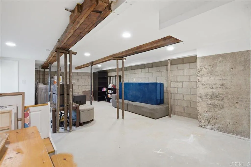 https://cdn.realtyfeed.com/cdn/127/306781719/2c1483fe4cd7320cea4d2e4ea0983a8f.webp