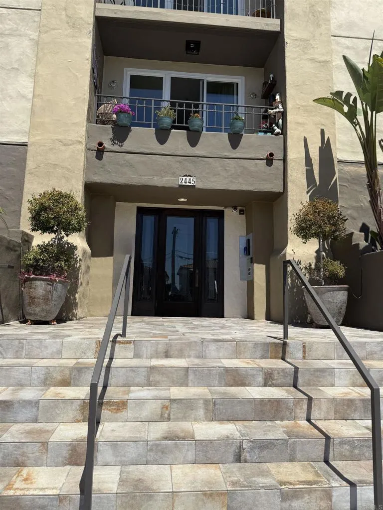 2445 Brant St Unit 501, San Diego, CA 92101 - Photo 2 of 3, San Diego, CA