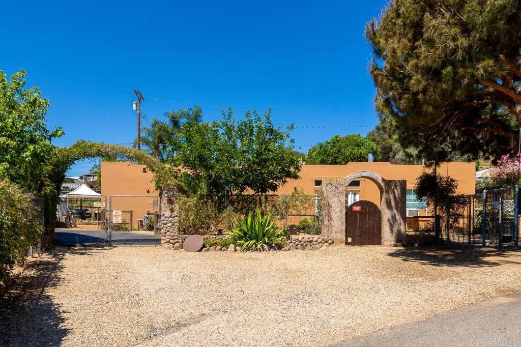 https://cdn.realtyfeed.com/cdn/127/306781767/cffbec0253d0870274425661cc177aff.webp