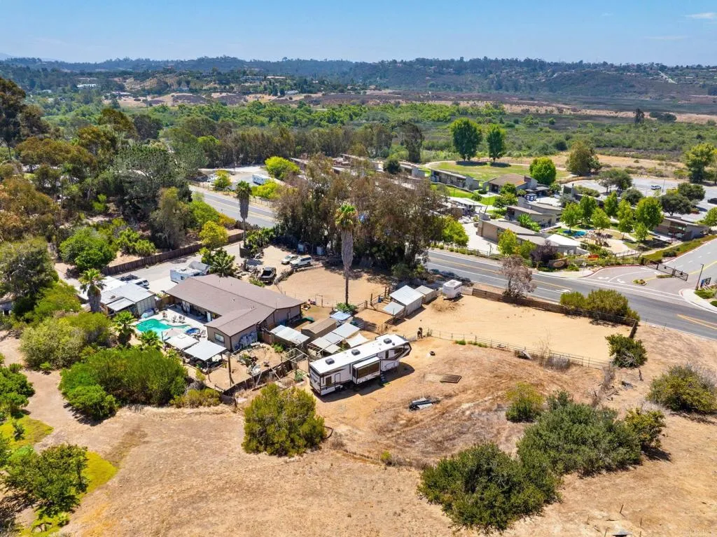 https://cdn.realtyfeed.com/cdn/127/306781780/8f0e45f30561b55f484d7fc191be7bd5.webp