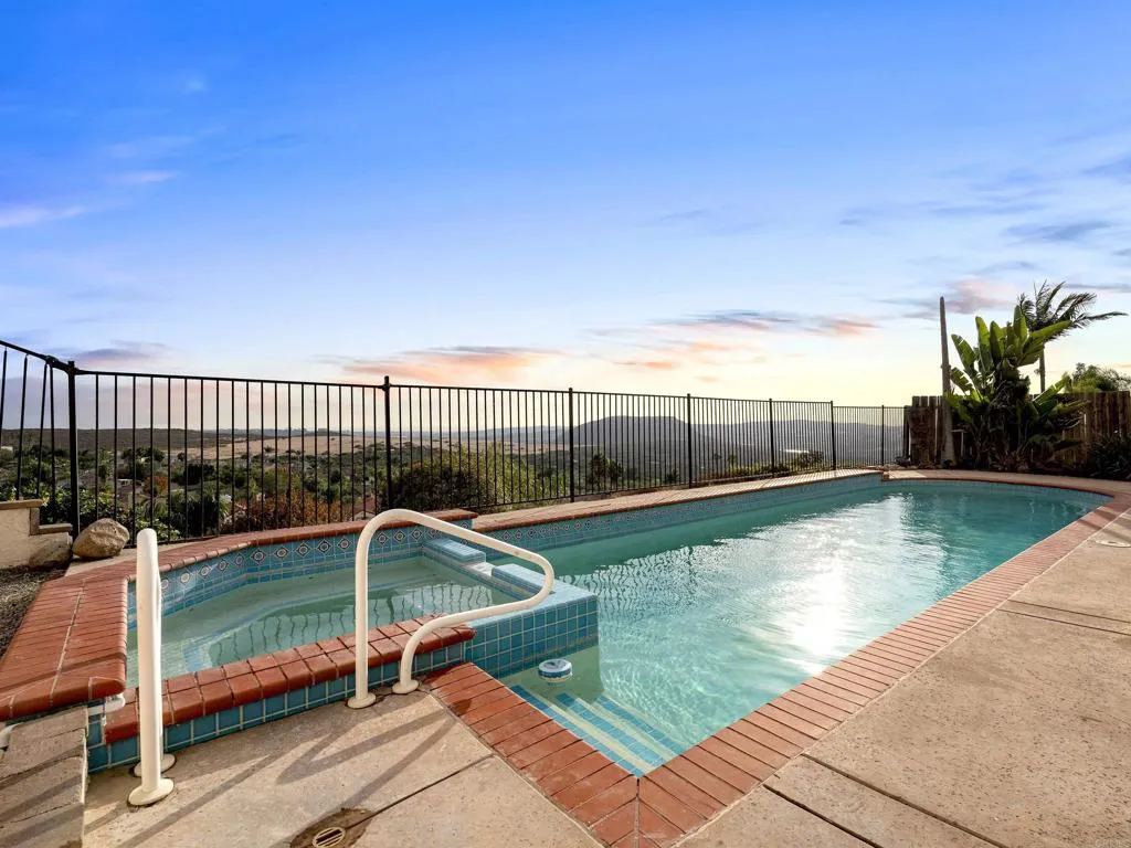 https://cdn.realtyfeed.com/cdn/127/306781790/c2cdb8fb789da45147aa5cd7e6942e81.webp