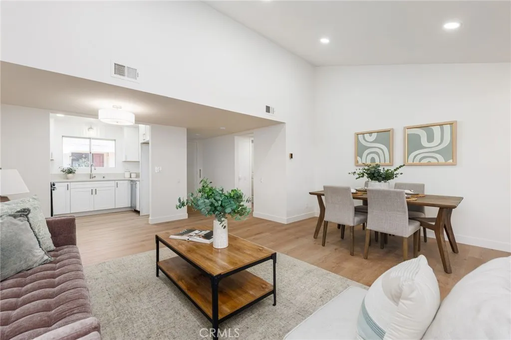 Photo #7: SB26165636 Listing: Photo #7