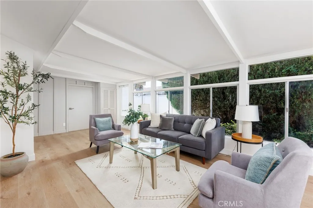 Photo #11: SB26165636 Listing: Photo #11