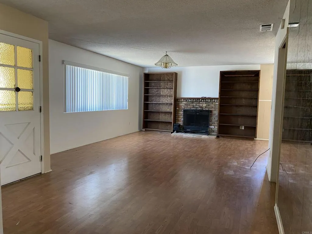 https://cdn.realtyfeed.com/cdn/127/306781874/b15248264fdc1655192a42865520ff13.webp