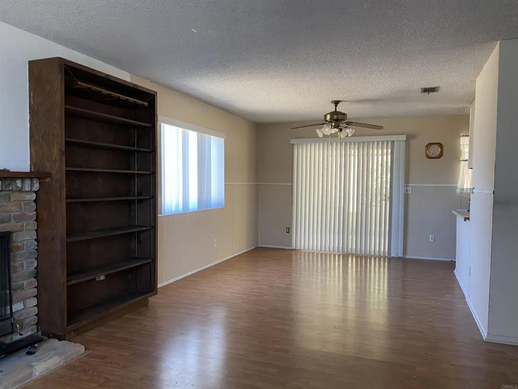 https://cdn.realtyfeed.com/cdn/127/306781874/d5f8cce87df1329084370a3a0559edaf.webp
