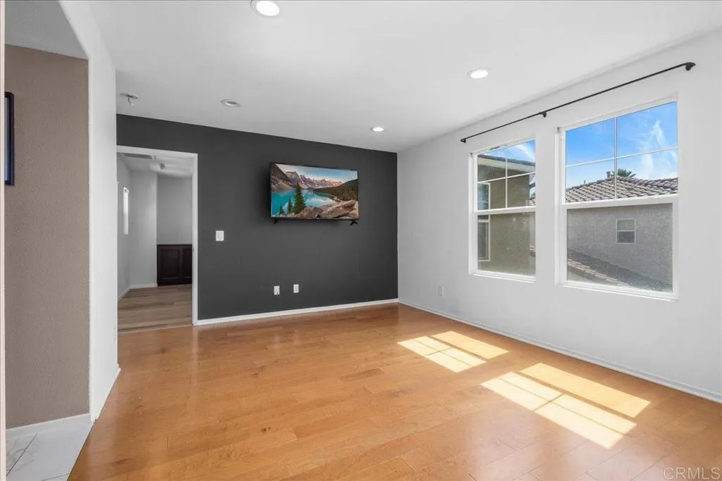 https://cdn.realtyfeed.com/cdn/127/306781886/5fa872cfcad3d867aa646fac9fd0a947.webp
