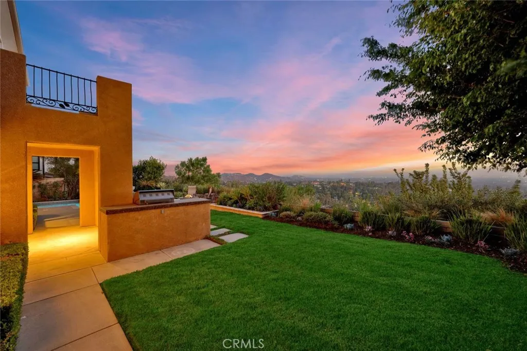 2568 N San Miguel Drive