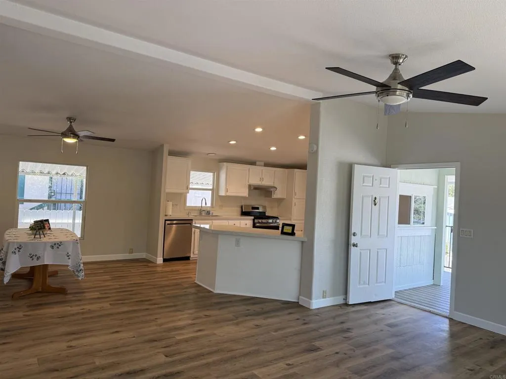 https://cdn.realtyfeed.com/cdn/127/306782080/54ba551a3ac3989f558f3a1ad92dee65.webp