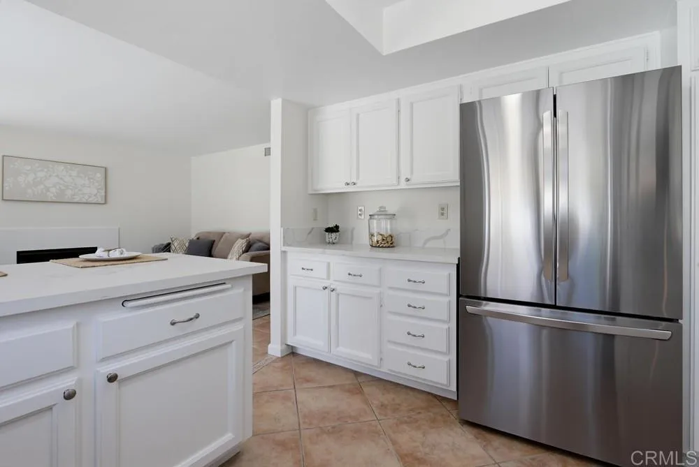 https://cdn.realtyfeed.com/cdn/127/306782101/5c6f495f6547bbc100ffe83c0abb38b7.webp