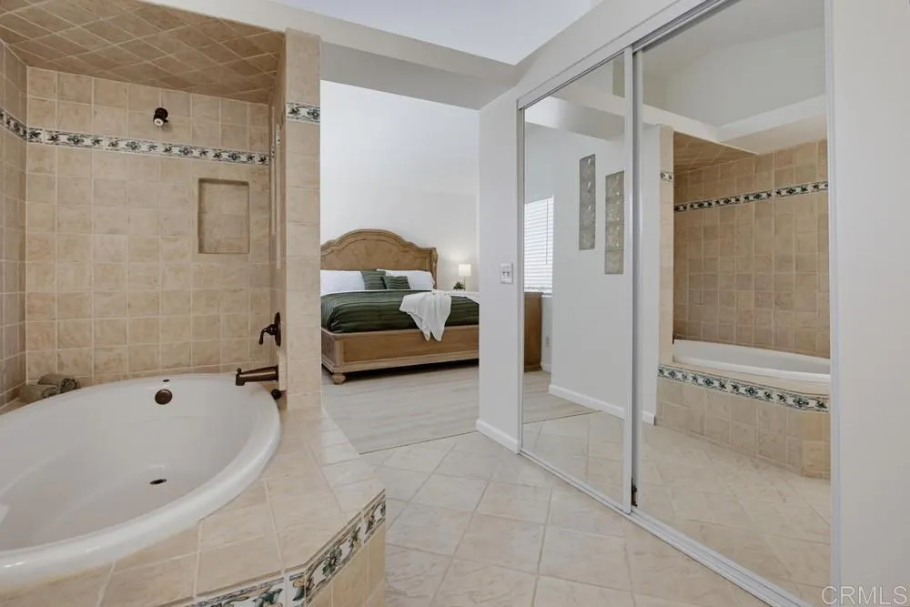 https://cdn.realtyfeed.com/cdn/127/306782101/d5ad92c403dfb3479e92e7d3cc411d6b.webp