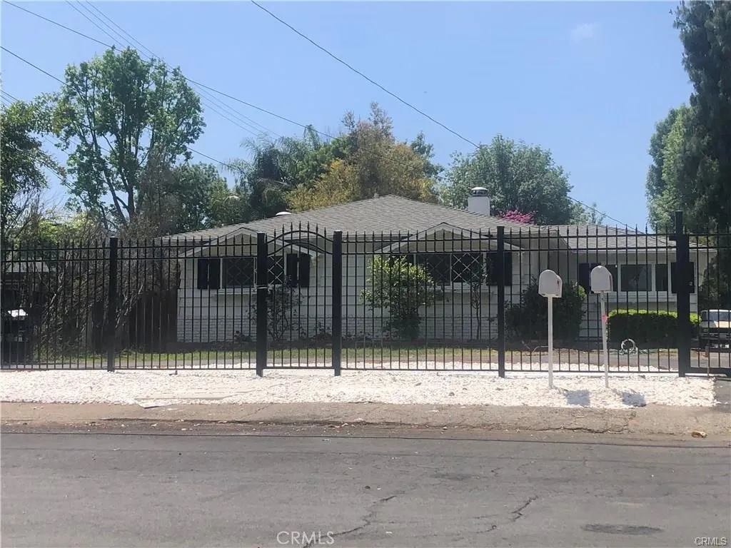 Woodland Hills, CA 91367