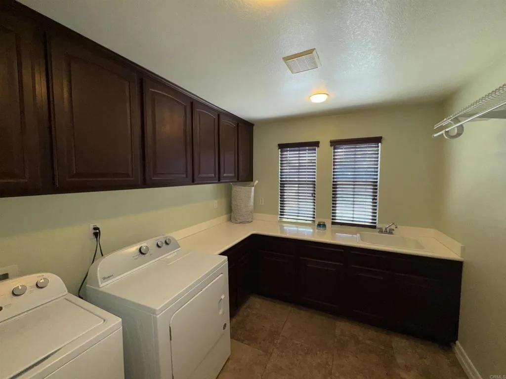 https://cdn.realtyfeed.com/cdn/127/306782112/26efb1d24654fb5db8ff6a4a10b56df1.webp