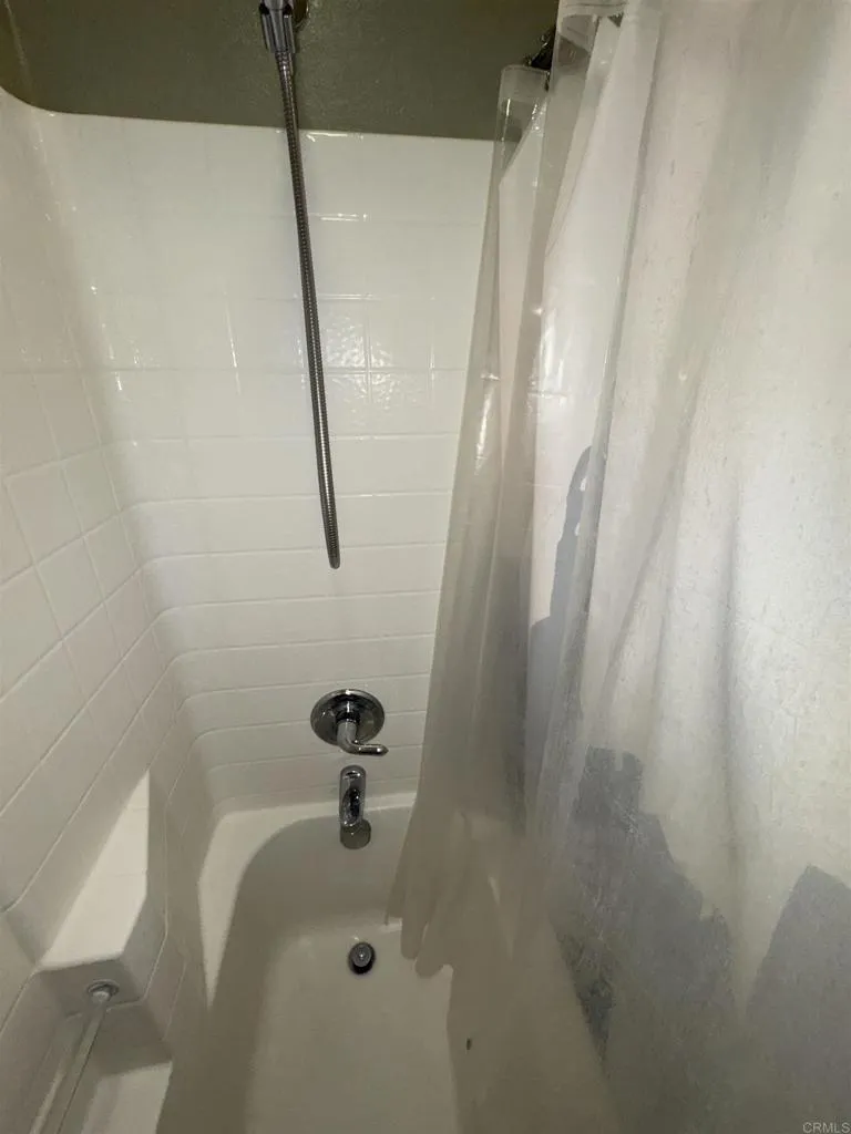 https://cdn.realtyfeed.com/cdn/127/306782112/46eb84604c694abf48a88cde701bc475.webp