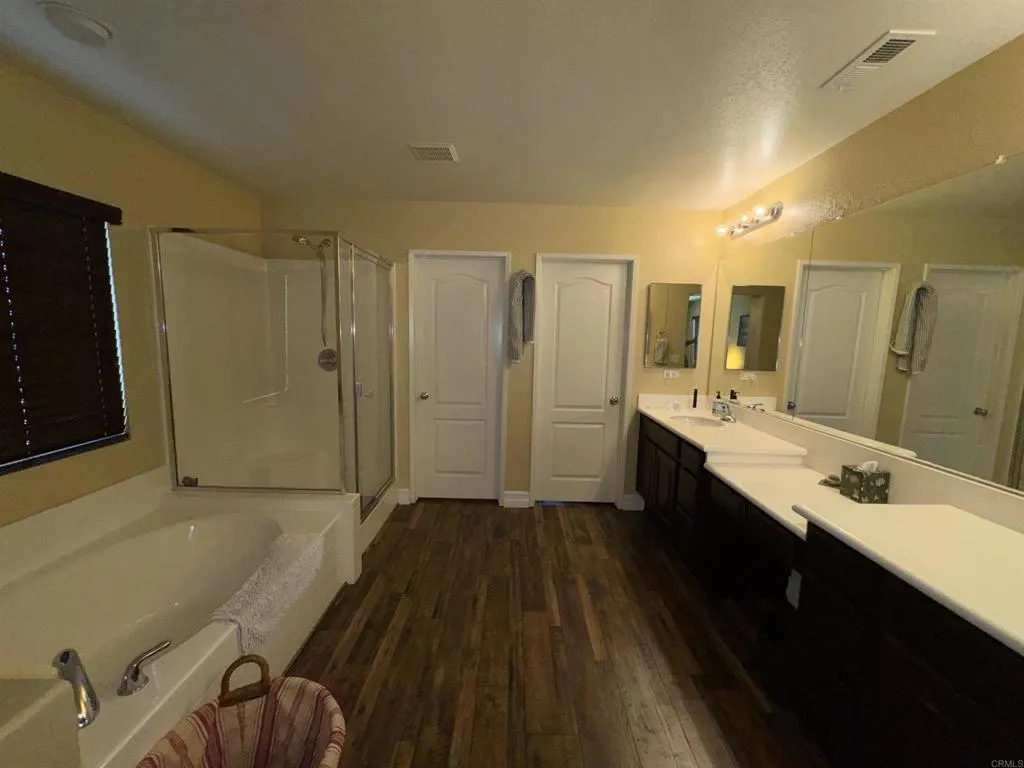 https://cdn.realtyfeed.com/cdn/127/306782112/812cb70c486116a17873b631f7018c23.webp