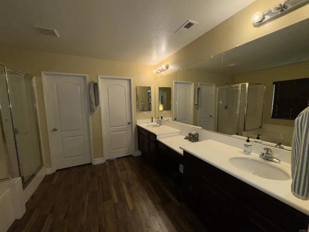 https://cdn.realtyfeed.com/cdn/127/306782112/833ded27c3341c3c7bbd71032b03c1e1.webp
