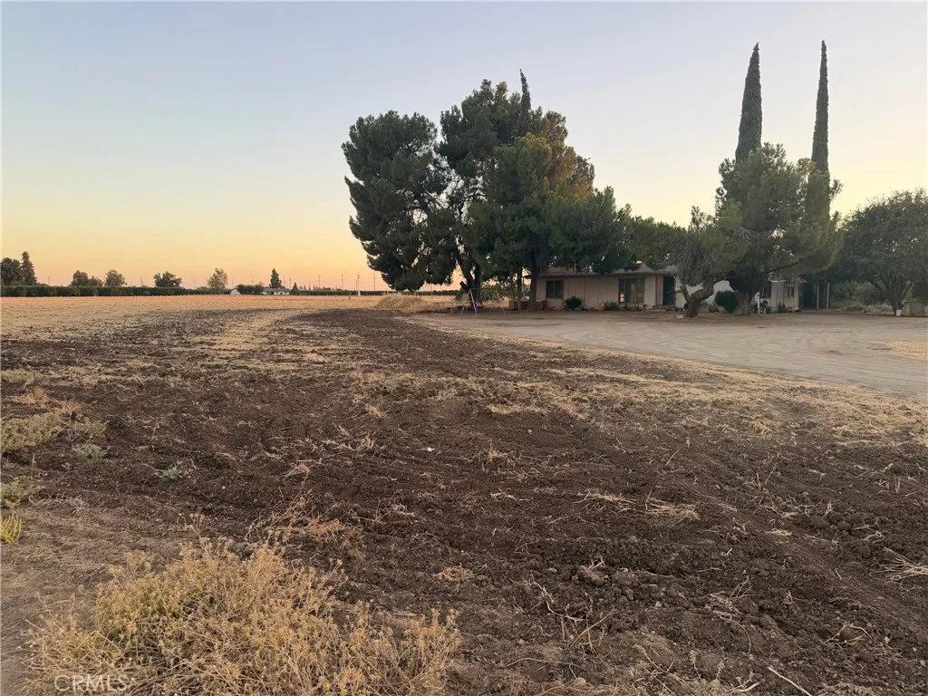 Lindsay, CA 93247