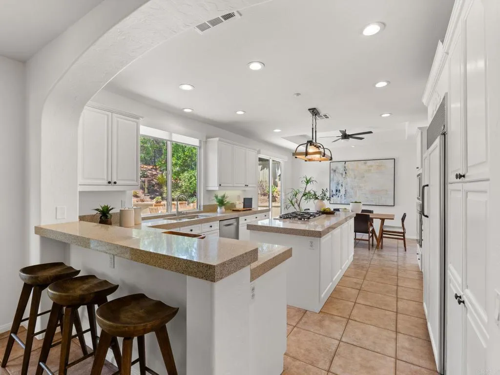 https://cdn.realtyfeed.com/cdn/127/306782176/26e19a2a4aa6b476068166d45cbe2b5b.webp