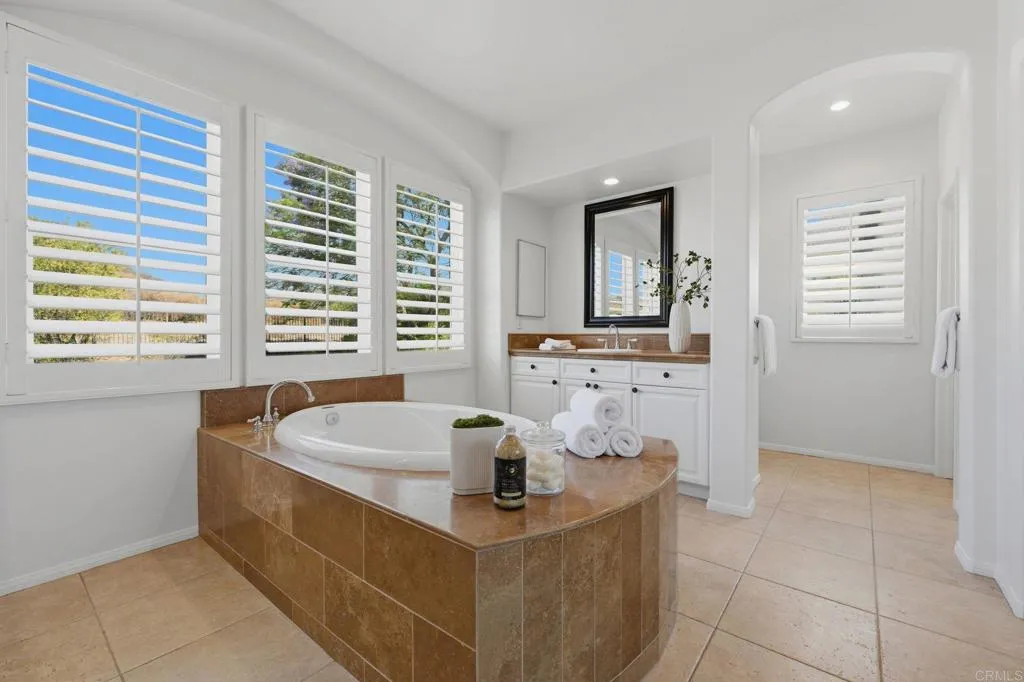 https://cdn.realtyfeed.com/cdn/127/306782176/be354f3905b5c4e2d5337f1281d65bb3.webp