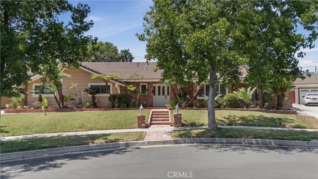 North Tustin, CA 92780