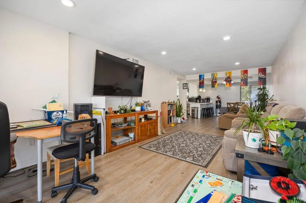 https://cdn.realtyfeed.com/cdn/127/306782239/9e062bc34d2bc9d4f4f17e90bbb1fcf6.webp