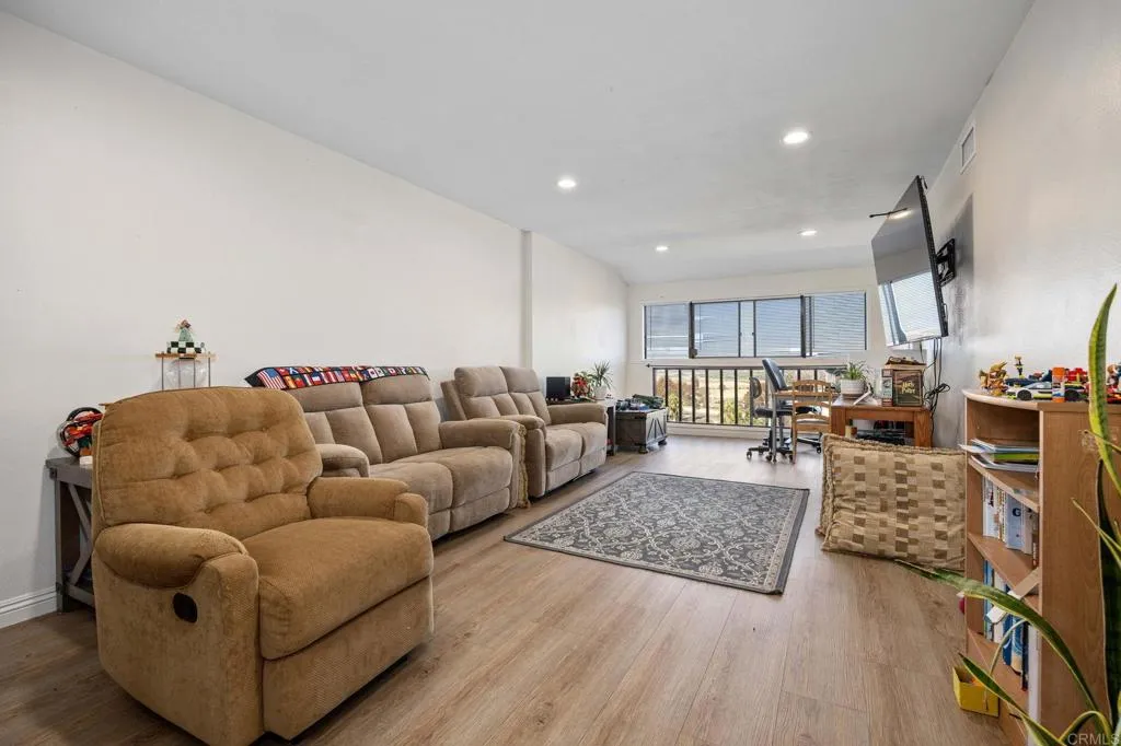 https://cdn.realtyfeed.com/cdn/127/306782239/bbf4901865c9a6d0977770d6f61e6605.webp