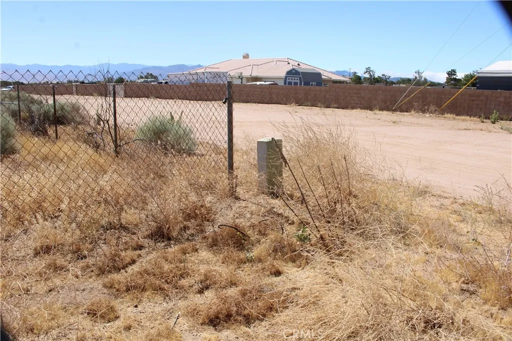Oak Hills, CA 92344