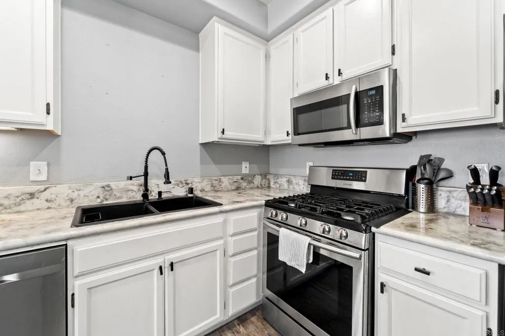 https://cdn.realtyfeed.com/cdn/127/306782289/c1c87063e8a57e08b6b4581489c5eb4e.webp