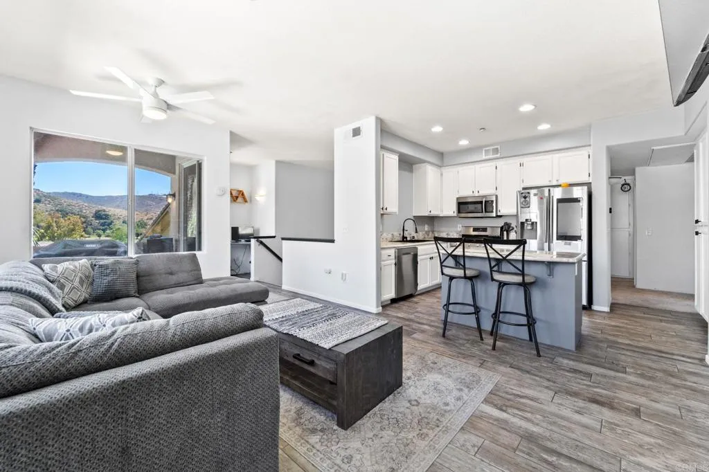 https://cdn.realtyfeed.com/cdn/127/306782289/e28a19c50c2cfce05400ccb11be7a791.webp