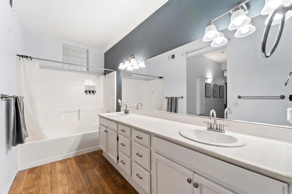 https://cdn.realtyfeed.com/cdn/127/306782289/f118e4c4f836b810c972045195bfb961.webp