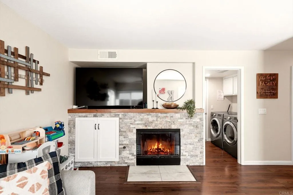 https://cdn.realtyfeed.com/cdn/127/306782362/395b21a68a7f06e1f778690d2276cdd7.webp