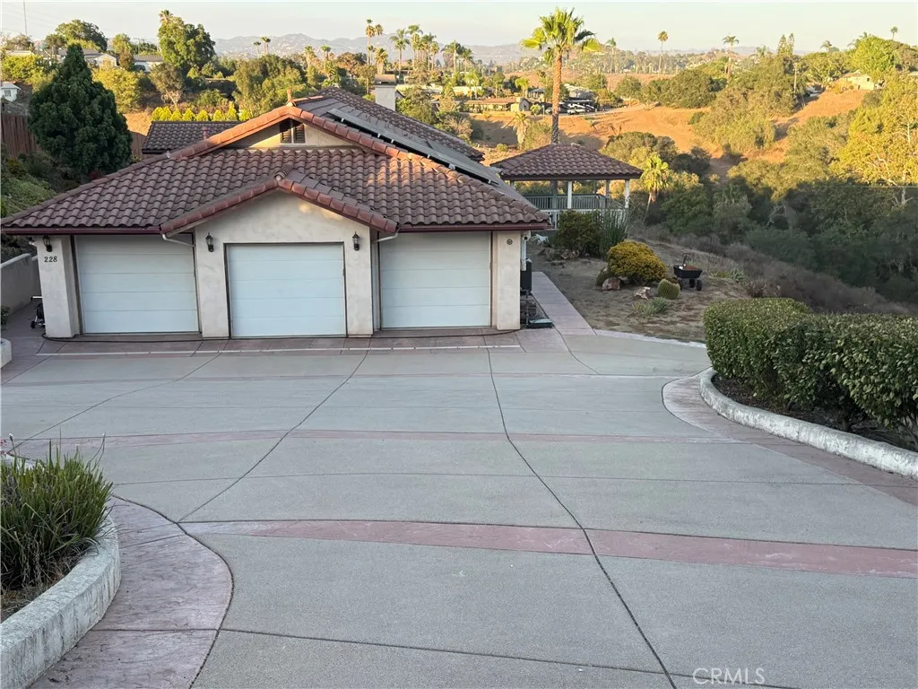 228 Vista Grande, Escondido, CA 92025 - Main photo, Escondido, CA