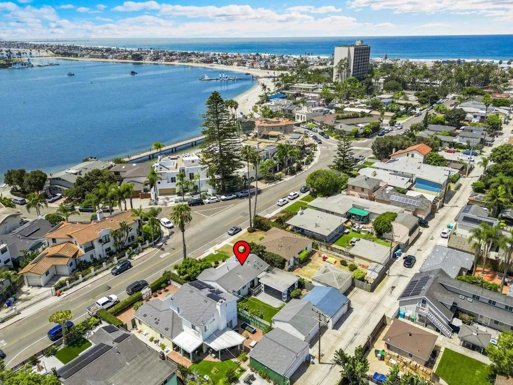 https://cdn.realtyfeed.com/cdn/127/306782382/f50e5022eaf52bc1a92140cda6cb7c70.webp