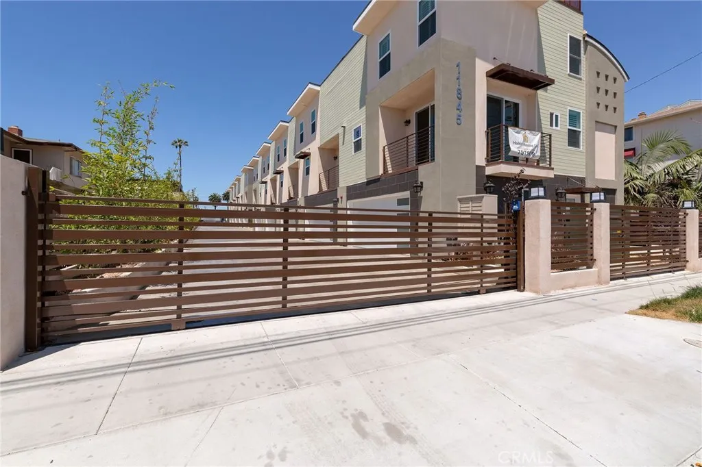 Hawthorne, CA 90250