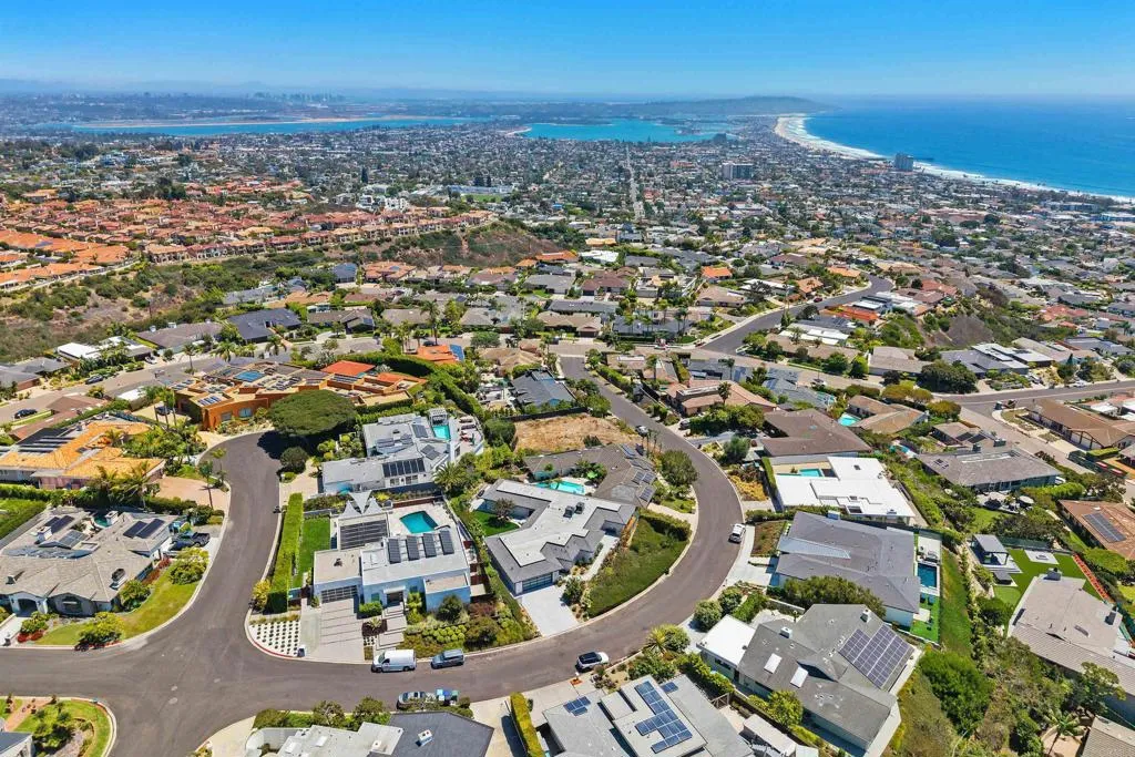 https://cdn.realtyfeed.com/cdn/127/306782421/625798f4751007cc07c2bee8983d4097.webp