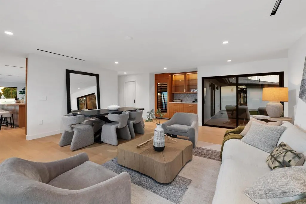 https://cdn.realtyfeed.com/cdn/127/306782421/8d5d3d65cf58f259a5883661cf4a49a8.webp