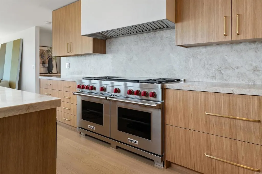 https://cdn.realtyfeed.com/cdn/127/306782421/c24c6441ff1c47a454277ecd54507c81.webp