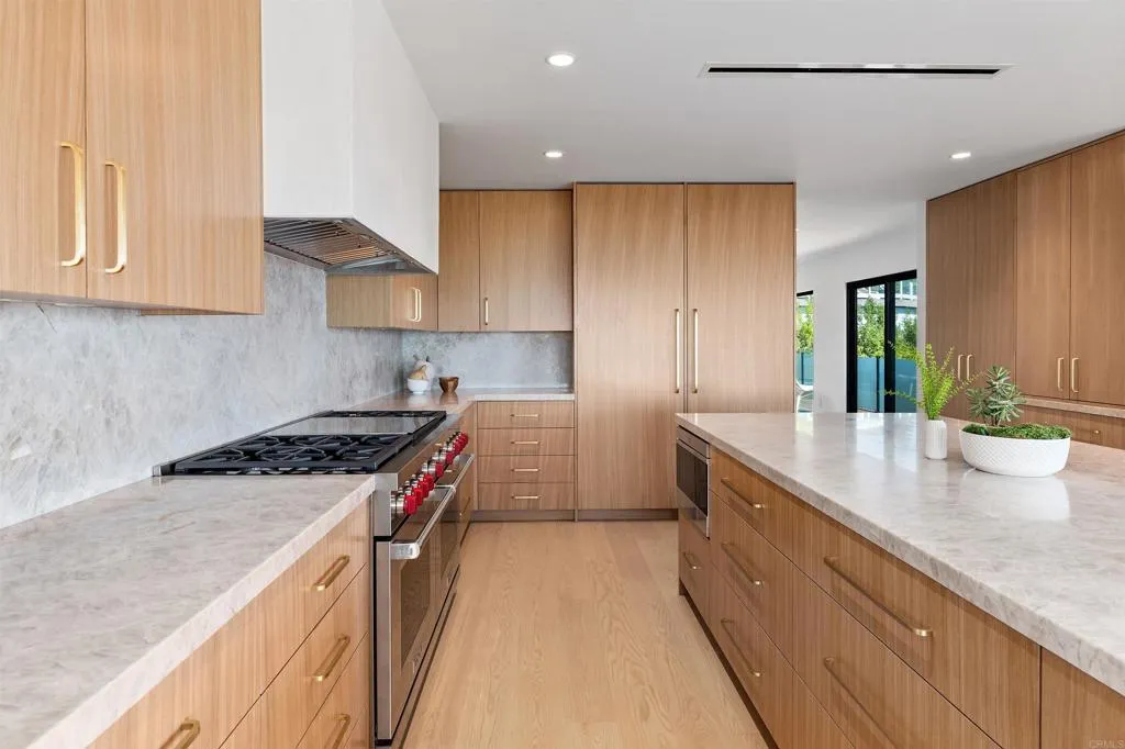 https://cdn.realtyfeed.com/cdn/127/306782421/e3c24e607996c465763f1c8ecbf076dc.webp